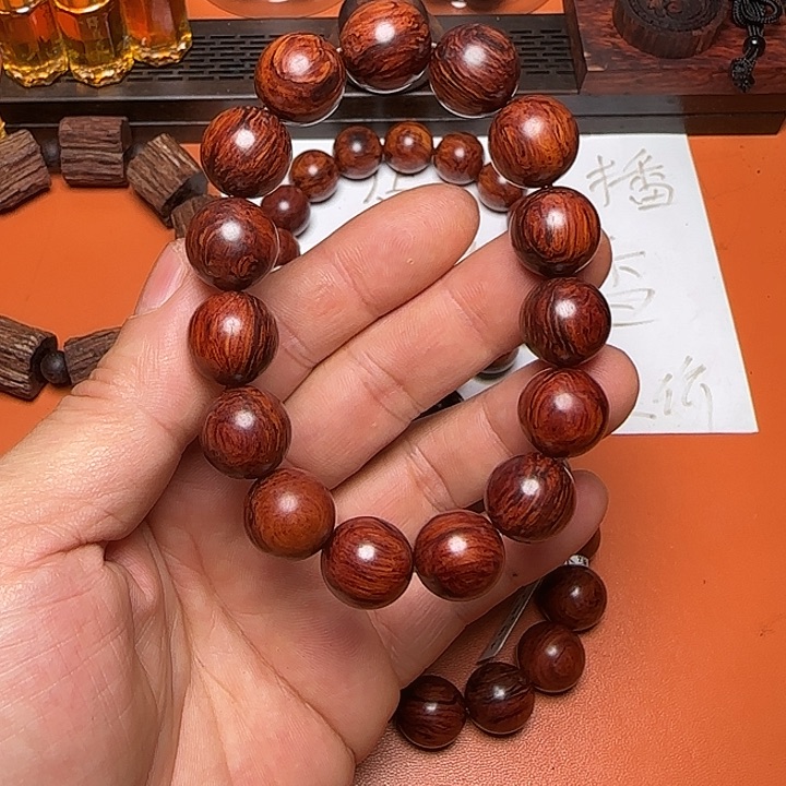 藤类海南红降1.5圆珠手串