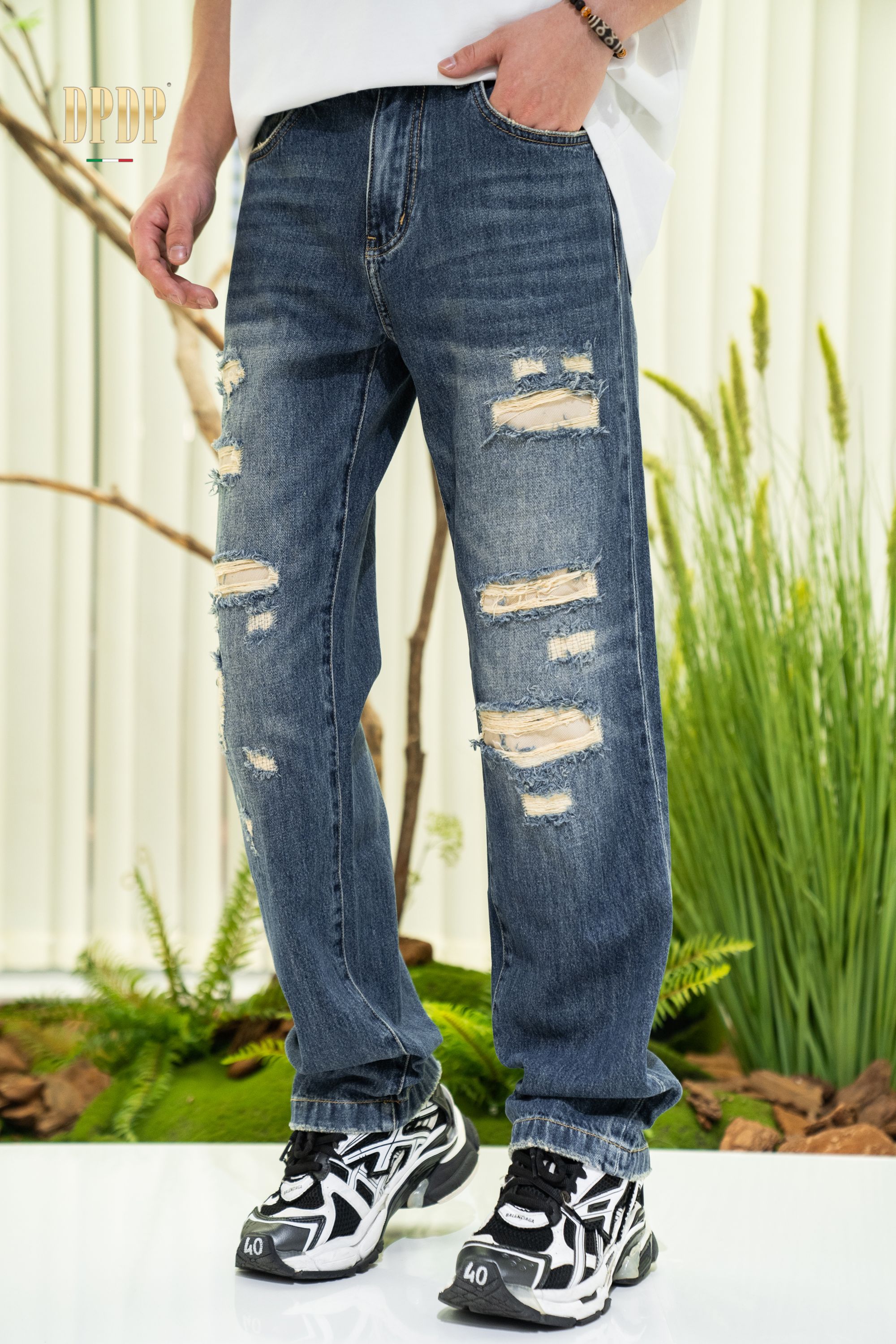 高端男士直筒破洞工艺个性时尚潮流休闲宽松水洗牛仔裤21071