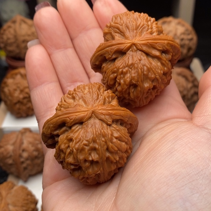 文玩核桃把件40白狮子