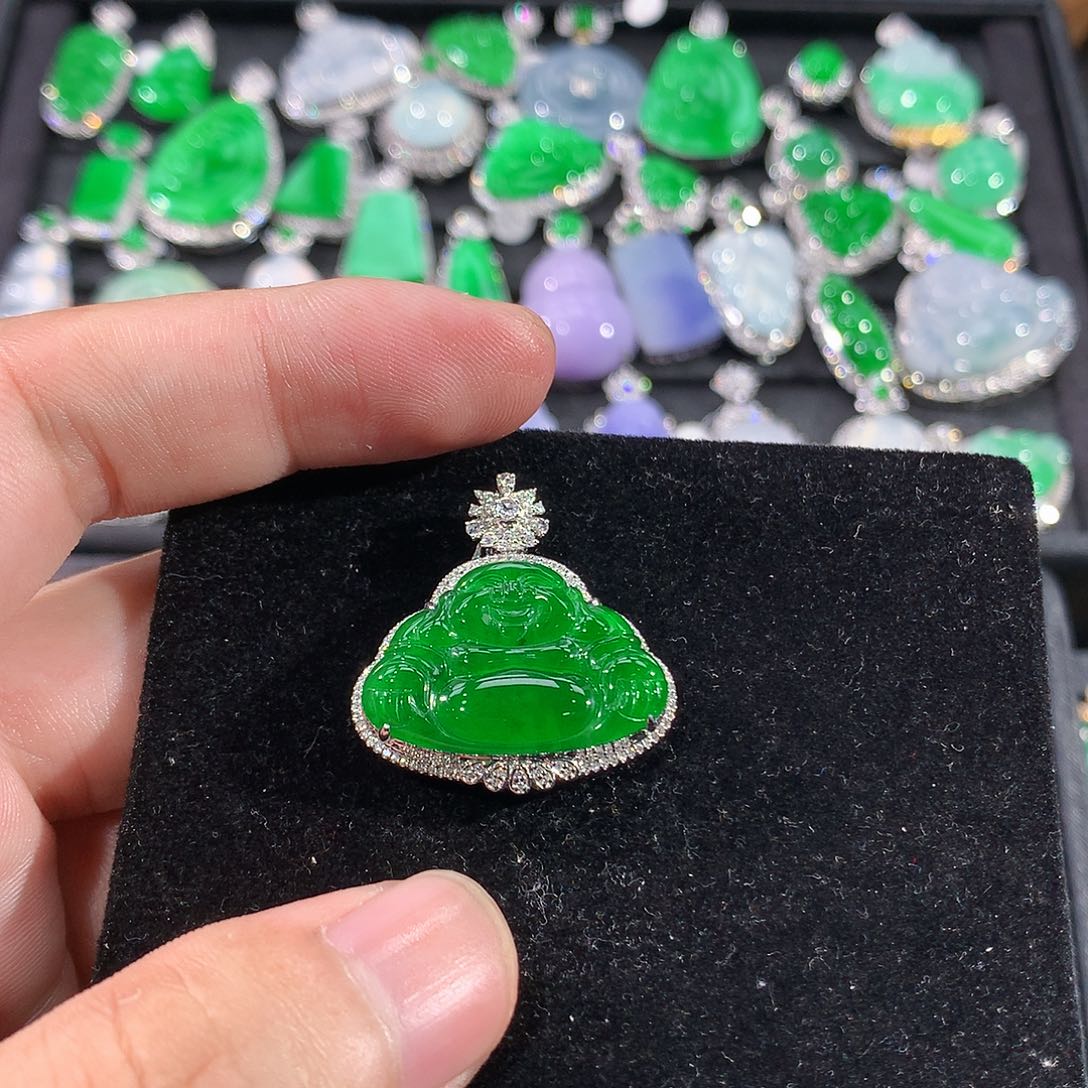 翡翠18K金镶嵌颈饰