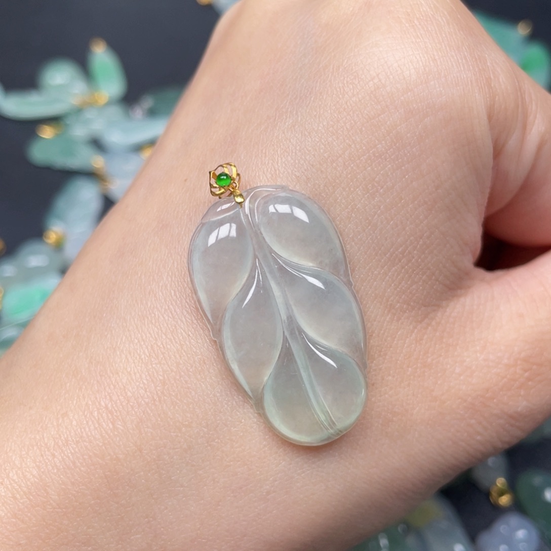 翡翠颈饰18K金镶嵌翡翠