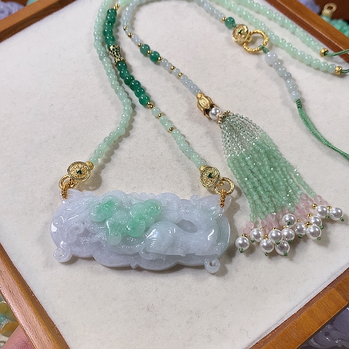 翡翠未镶嵌颈饰翡翠吊坠