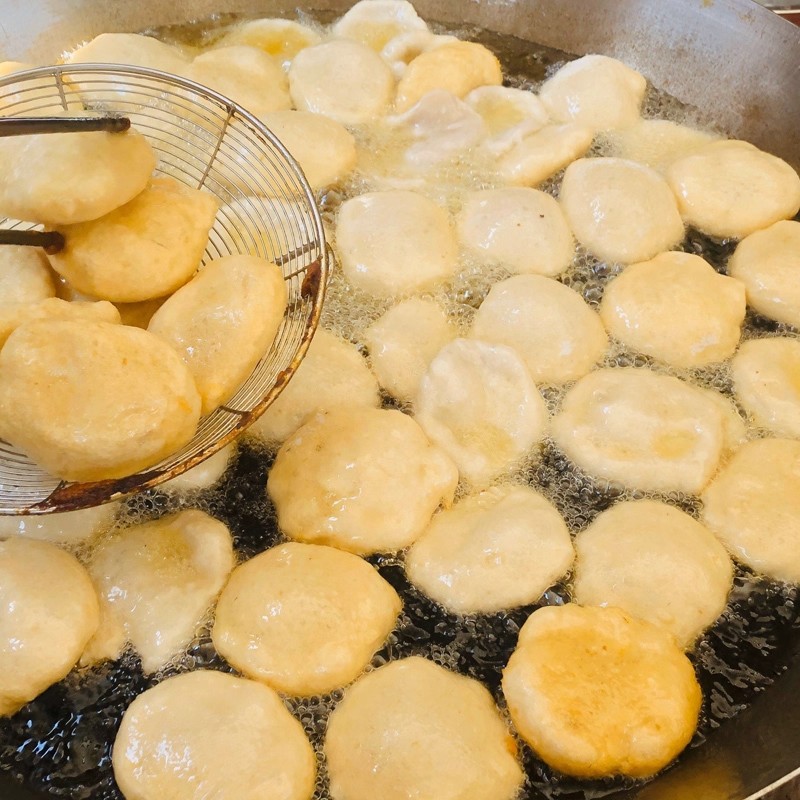 纯手工打马鲛鱼饼
