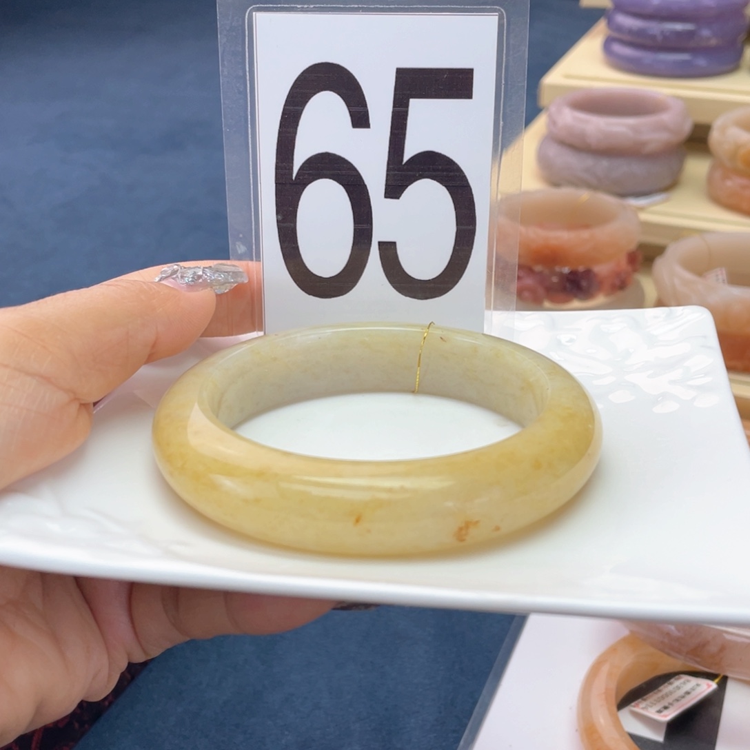 石英质玉未镶嵌手镯62圈