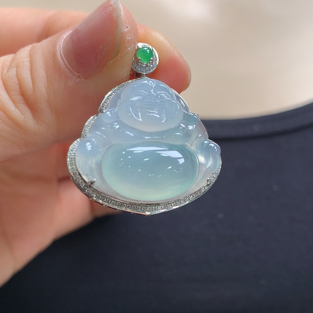 翡翠18K金镶嵌颈饰佛公