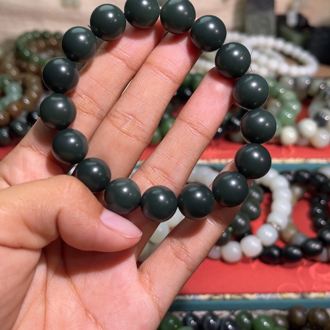 和田玉未镶嵌手串