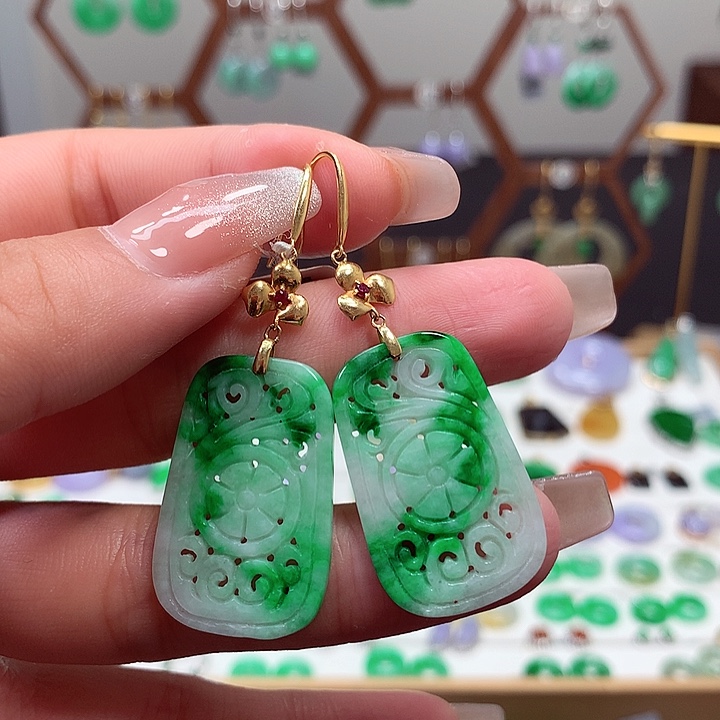 翡翠18K金镶嵌耳坠天然翡翠