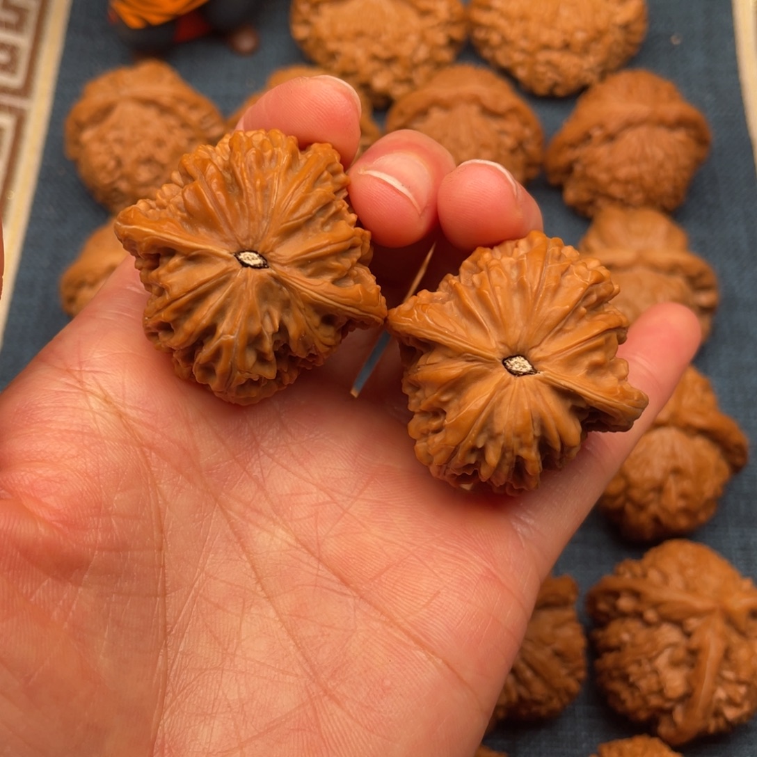 ****糖把件文玩核桃38正球磨