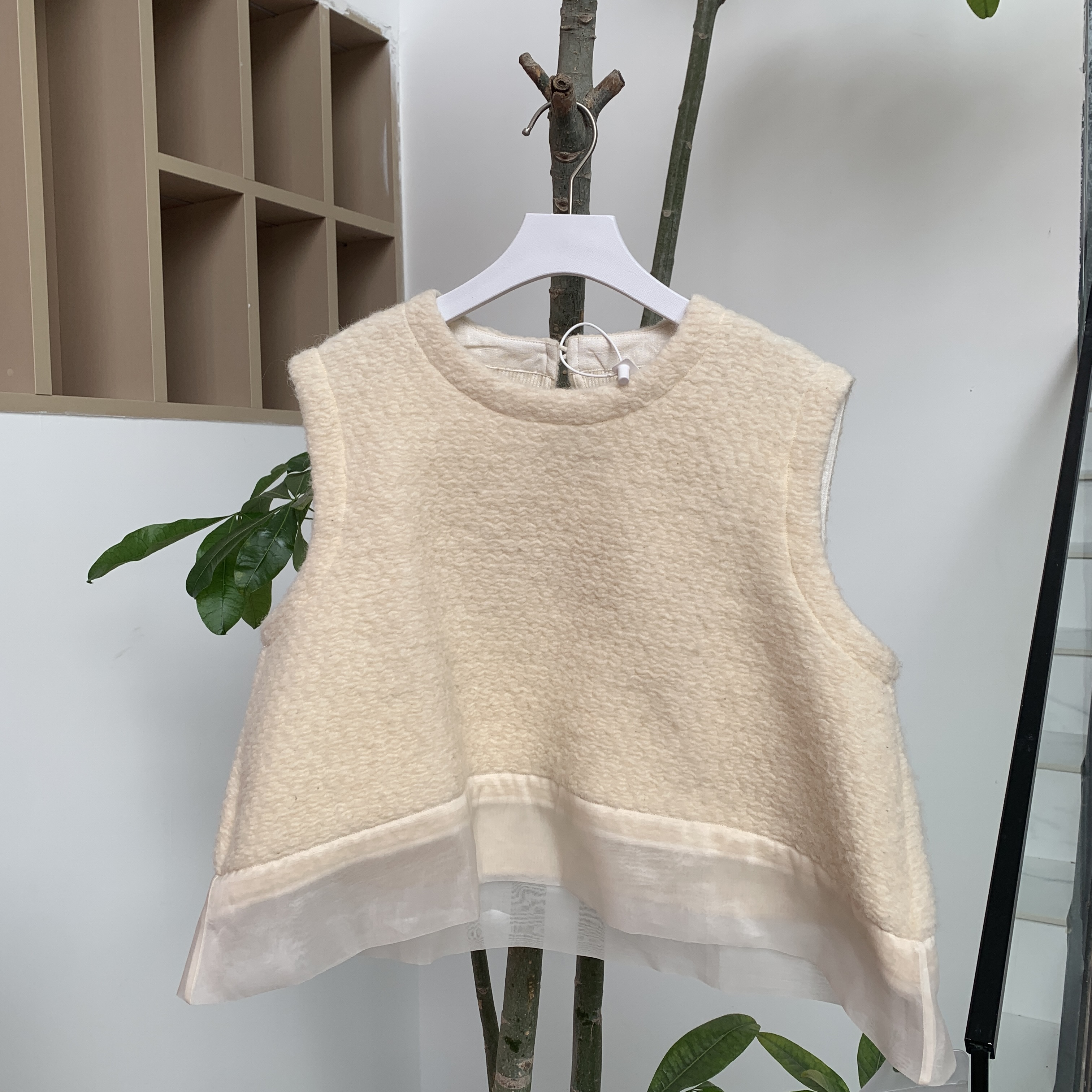 【抖音专属】【始芳菲系列】A型马甲（22804041-凝脂）