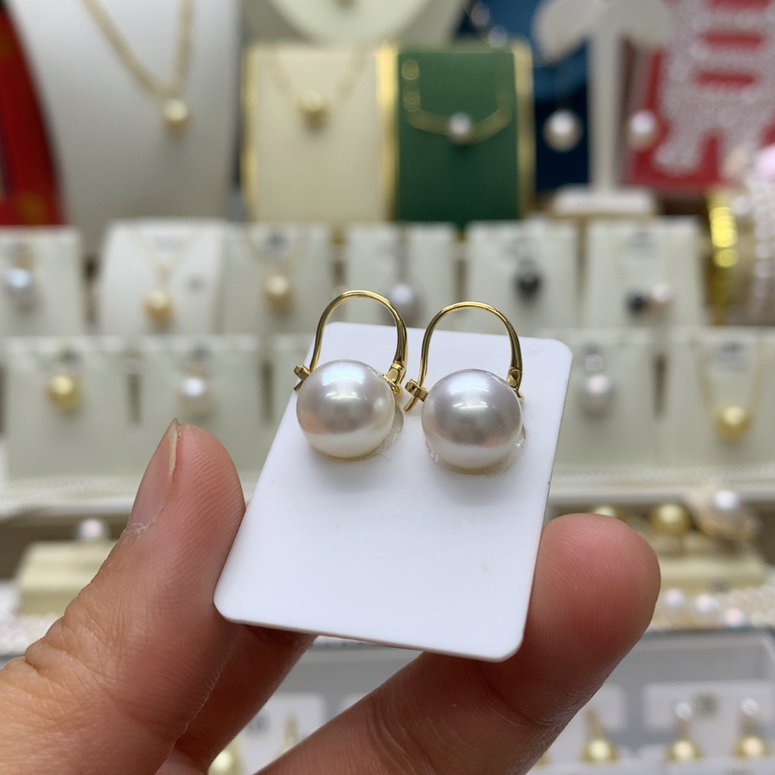 猪***耳饰18K金镶嵌海水珍珠