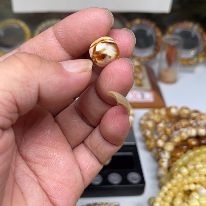 琥珀未镶嵌裸石06号