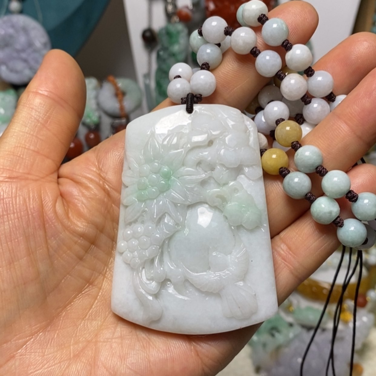 【闪购商品】翡翠吊坠(赠链)未镶嵌