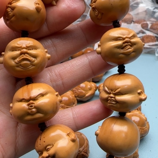 橄榄核手串雕刻工艺