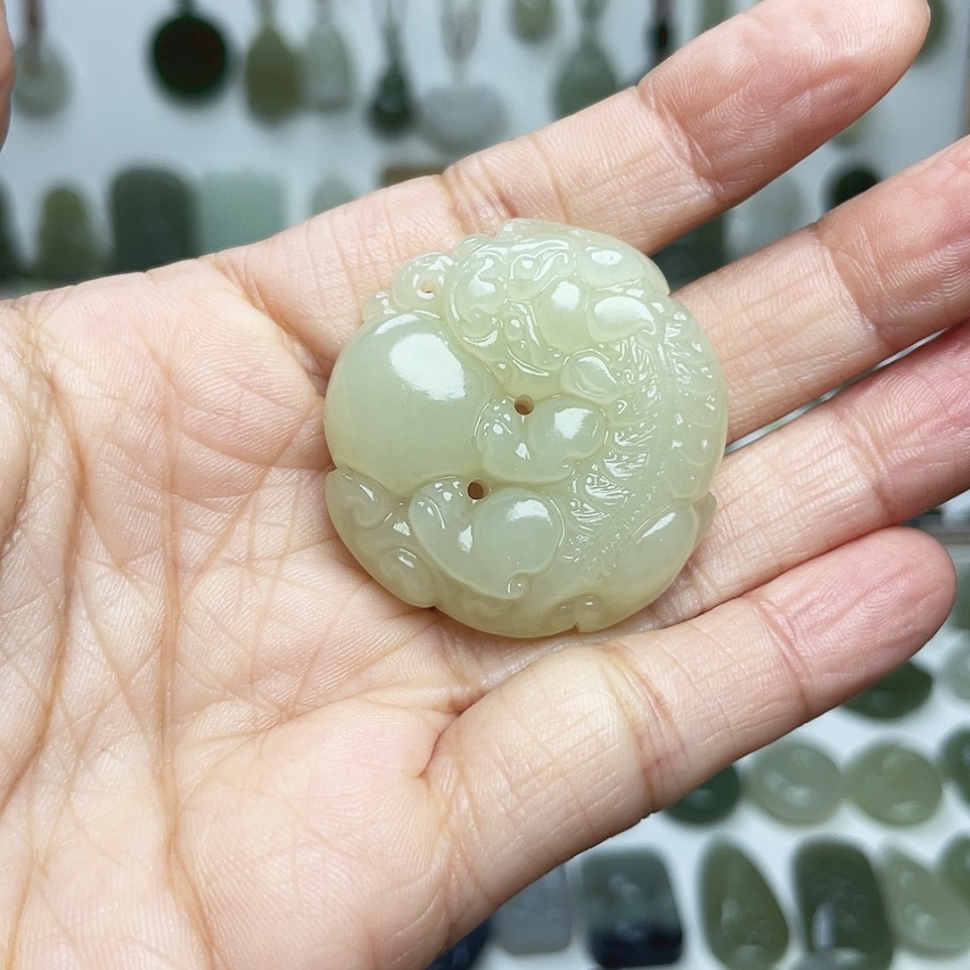 颈饰未镶嵌和田玉?***光