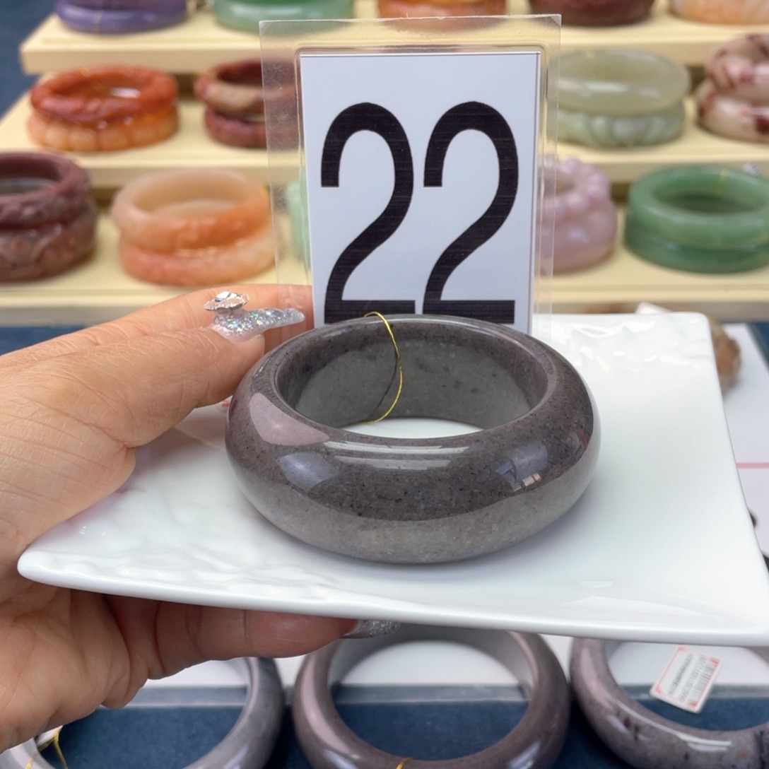 石英质玉未镶嵌手镯