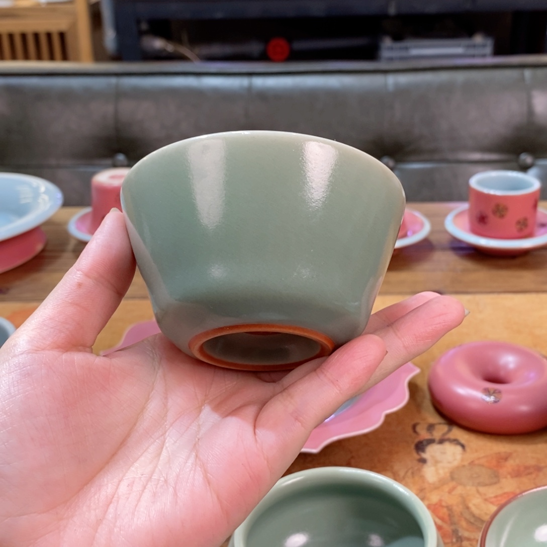 朱砂胎马蹄杯 梅子青开片