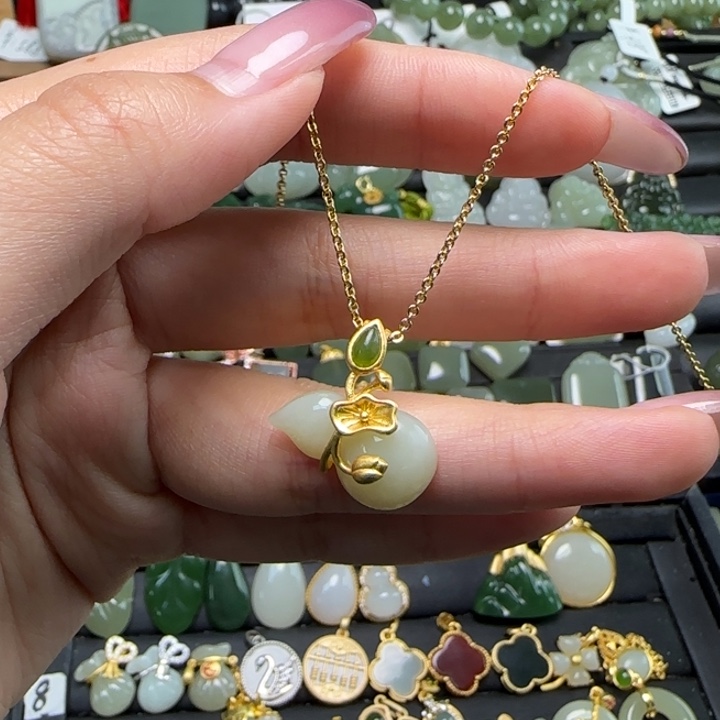 和田玉银S925镶嵌吊坠(赠链)