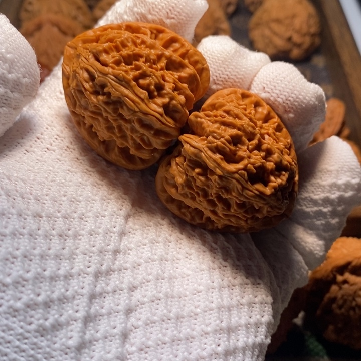 文玩核桃把件39尺三角白