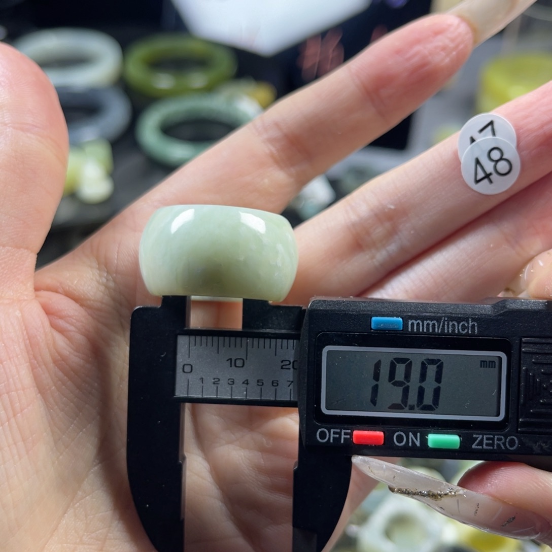 蛇纹石玉未镶嵌戒指