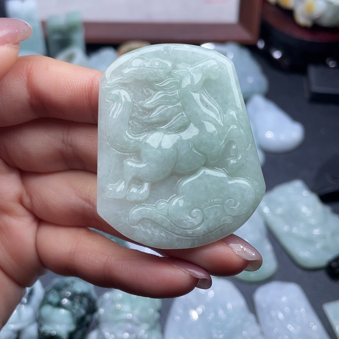 翡翠未镶嵌颈饰翡翠