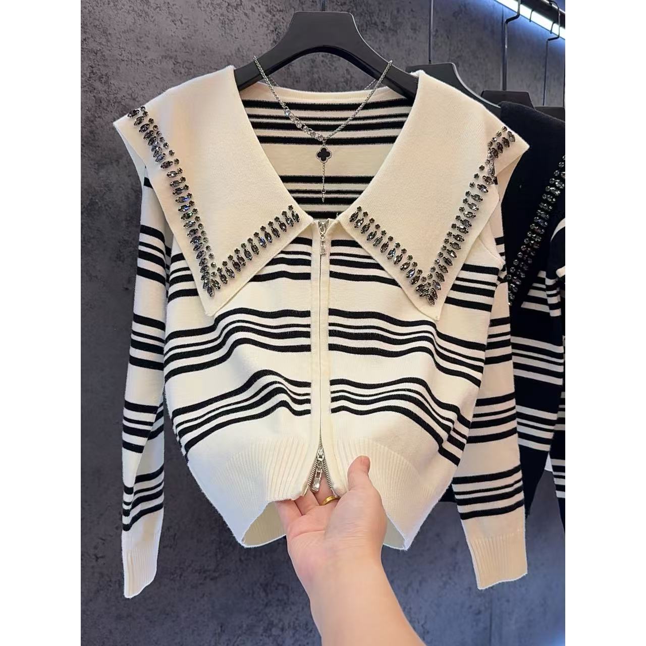 【定制大码女装80-200斤】时尚百搭海军领显瘦条纹开衫上衣款2179