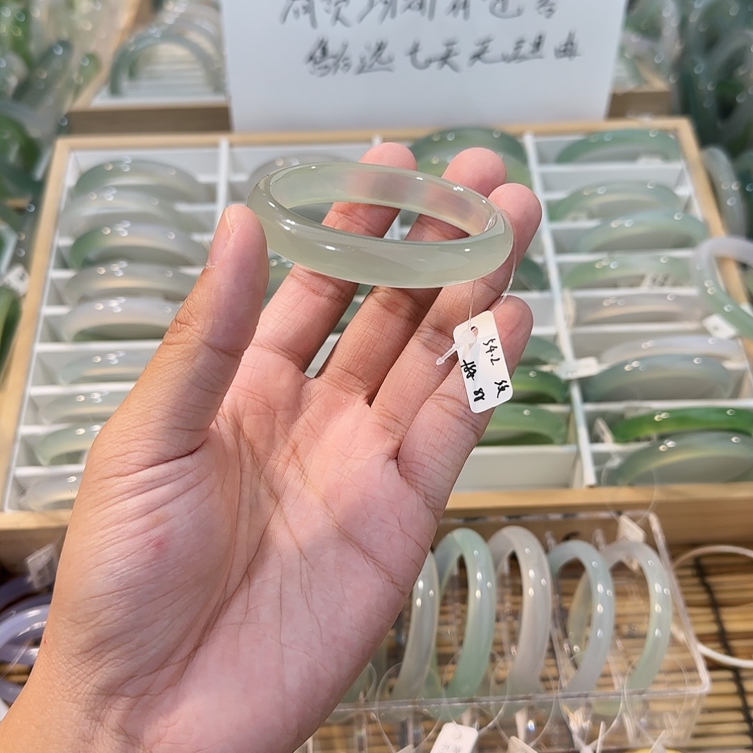 玛瑙/玉髓未镶嵌手镯圈口54.2