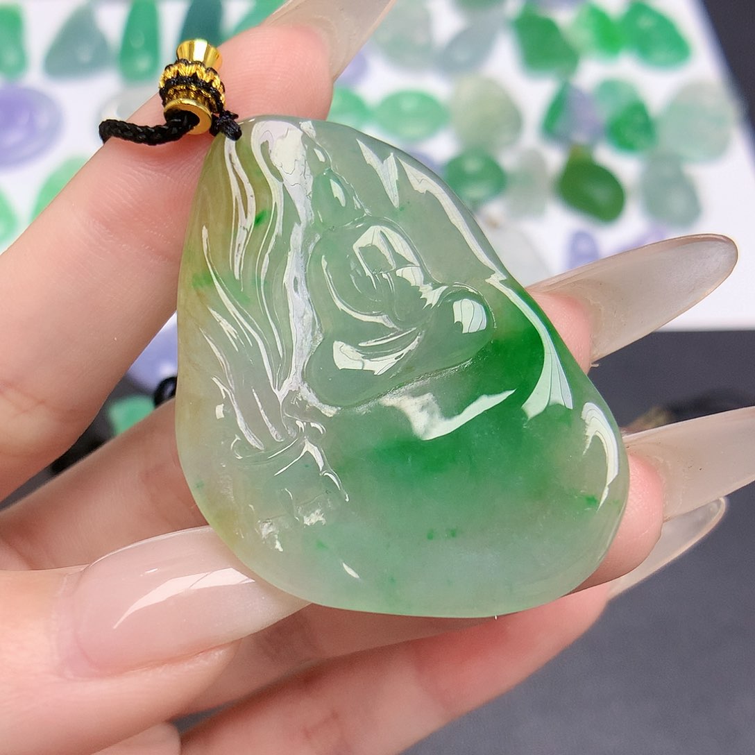 翡翠未镶嵌颈饰悟道