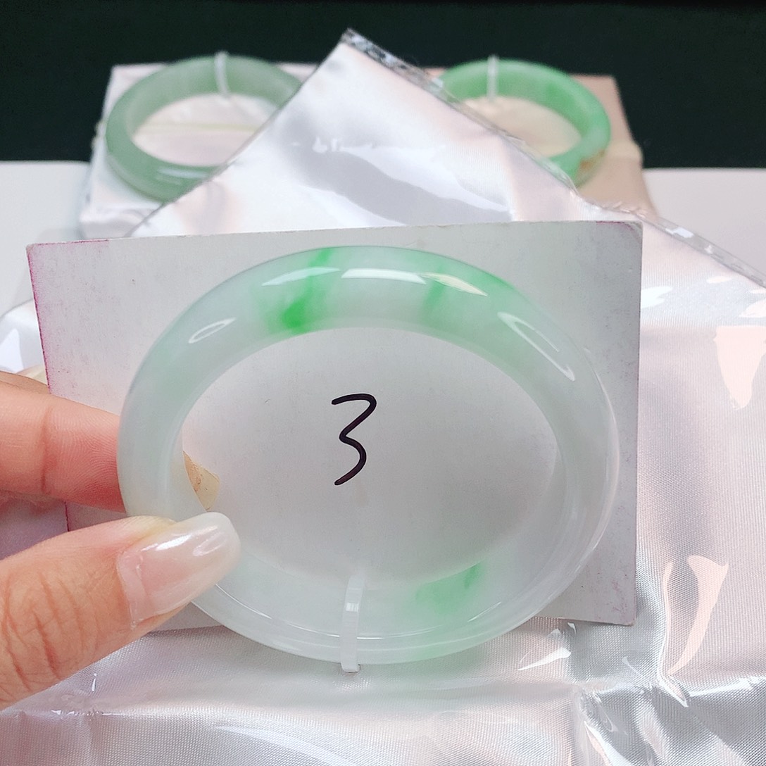 翡翠未镶嵌手镯 正圈55