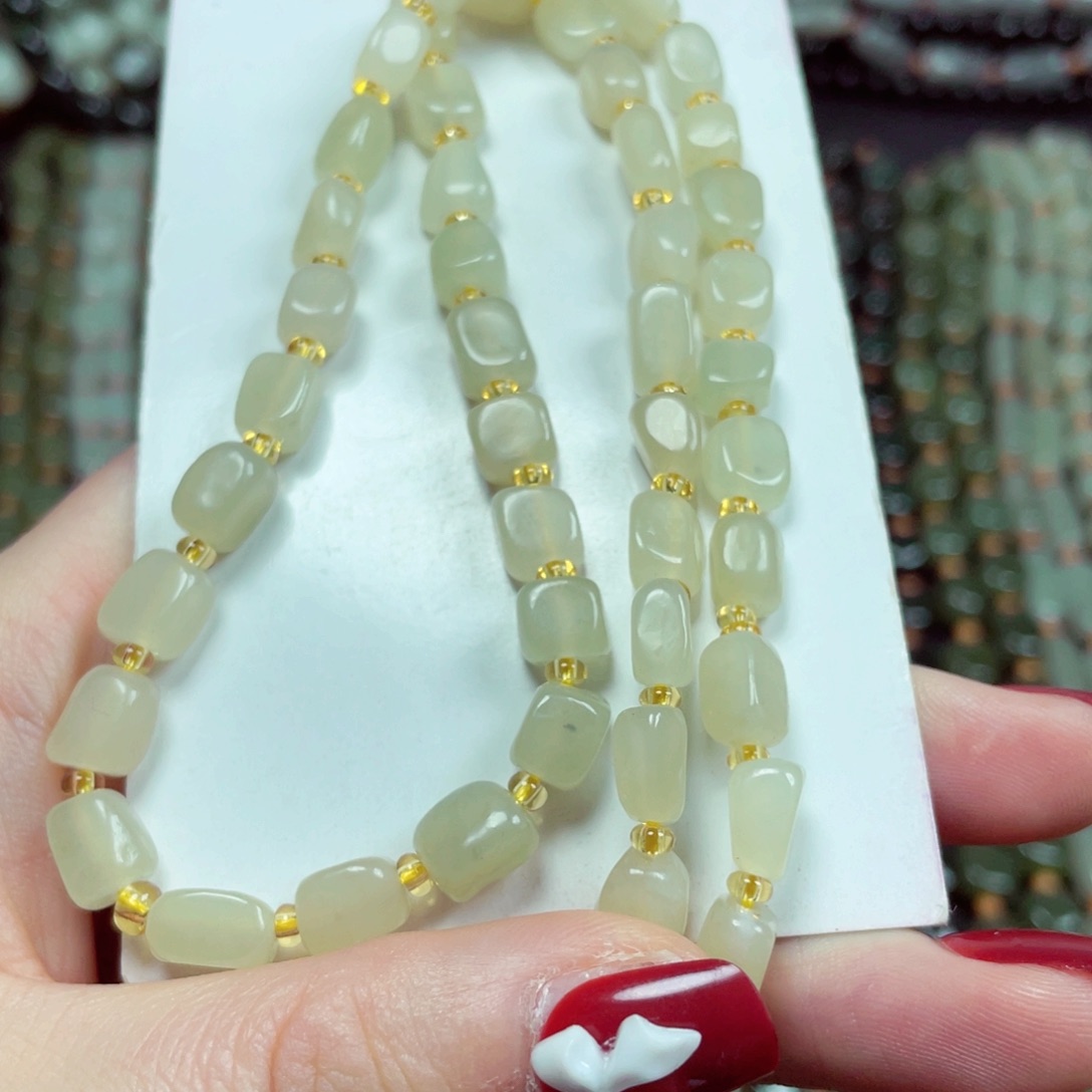 和田玉颈饰未镶嵌