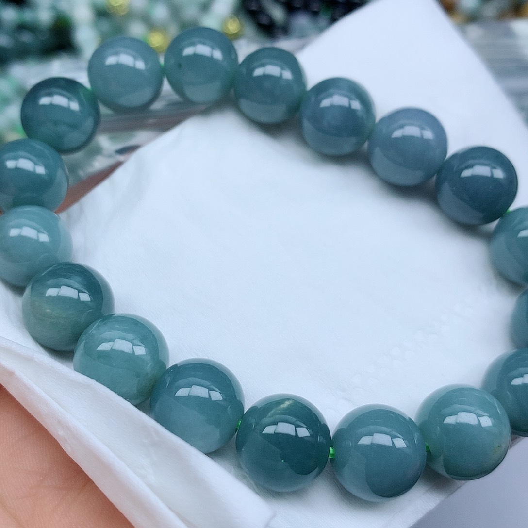 翡翠颈饰未镶嵌手串