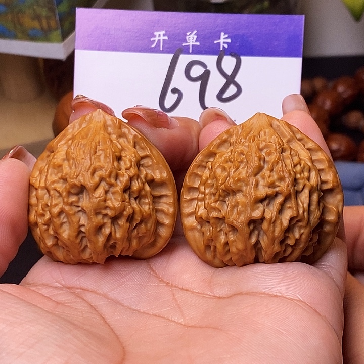 吊坠桃核金牛40无刀痕s