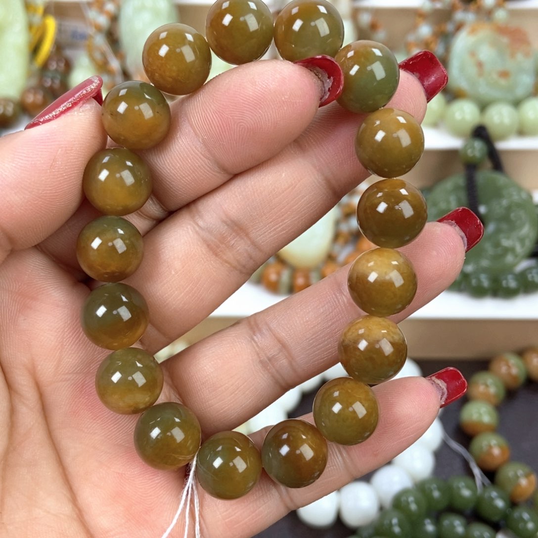 透闪石质玉手串未镶嵌