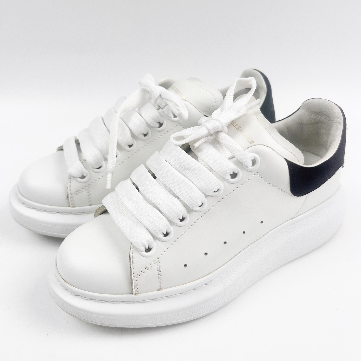 95新 Alexander McQueen/亚历山大·麦昆 35码 98新 黑尾lz01042