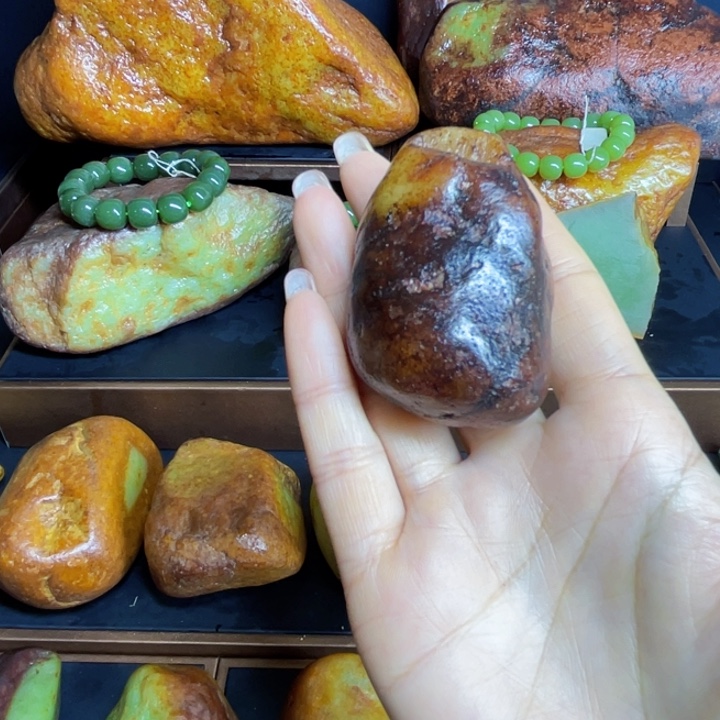 天***淡和田玉未镶嵌颈饰