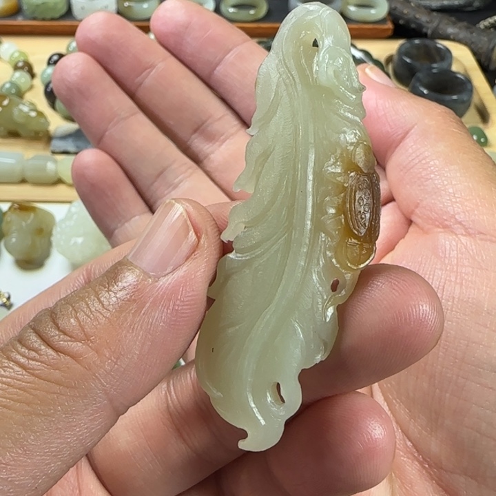 和田玉未镶嵌颈饰定制