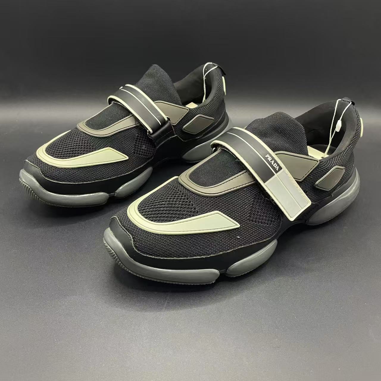 95新 Prada/普拉达 【聚星好物】男士黑色透气运动鞋 40欧码 ca443t