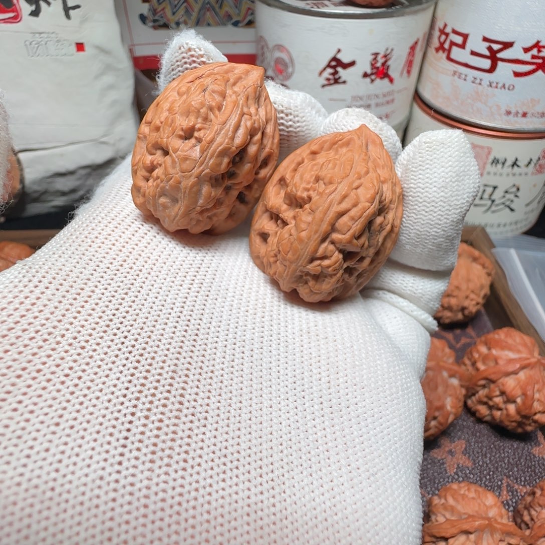 .***j文玩核桃吊坠密云鸡心