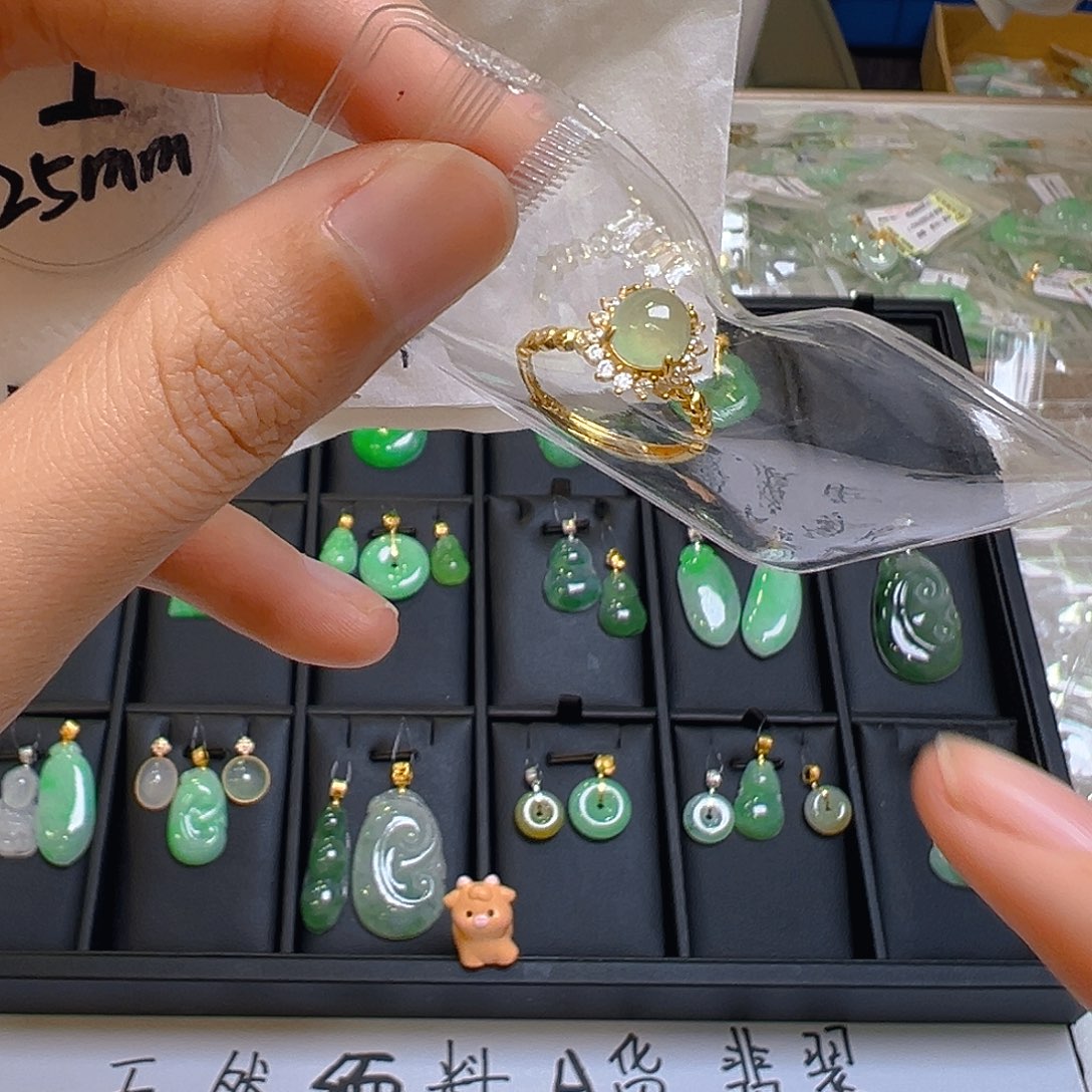 翡翠颈饰银S925镶嵌翡翠