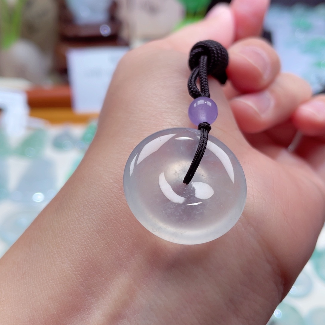 翡翠颈饰未镶嵌扣子