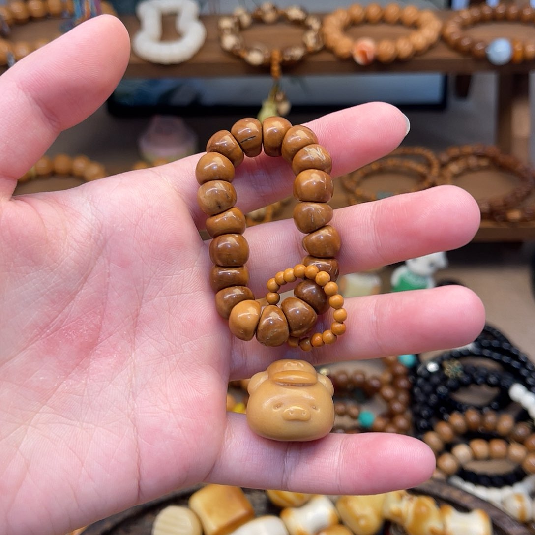 库克吊坠草*?手捻搭配小猪