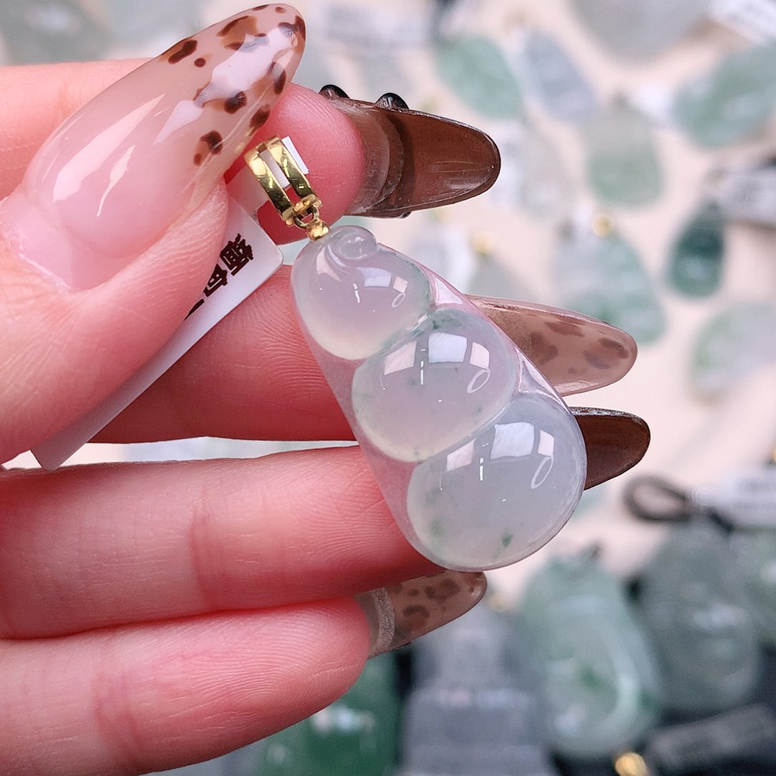 翡翠颈饰18K金镶嵌飘花豆36、28、15.6、6