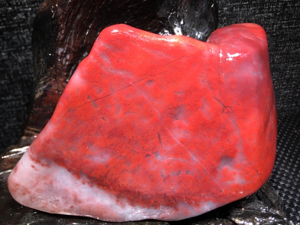 平野矿红～～ 15*6*10cm 1430克 原石磨件 标本件 桂林鸡血玉