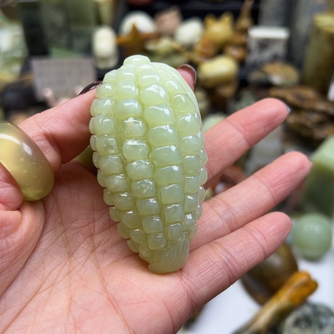 李***慧岫玉未镶嵌颈饰辽阳料玉米