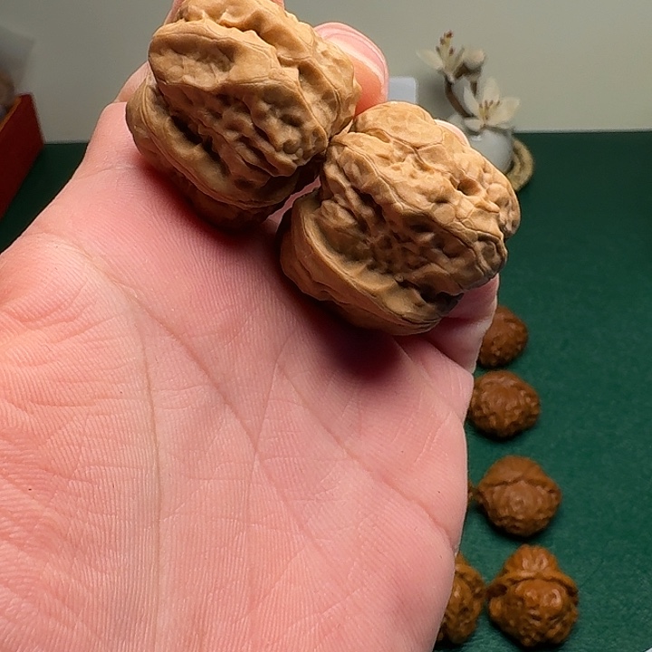 文玩核桃把件闪5，蓟县蛤蟆头31尺