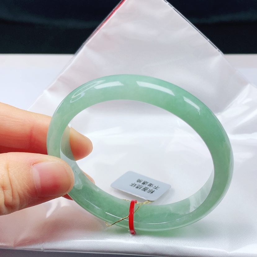 【闪购商品】翡翠手镯未镶嵌56➕圈口贵妃