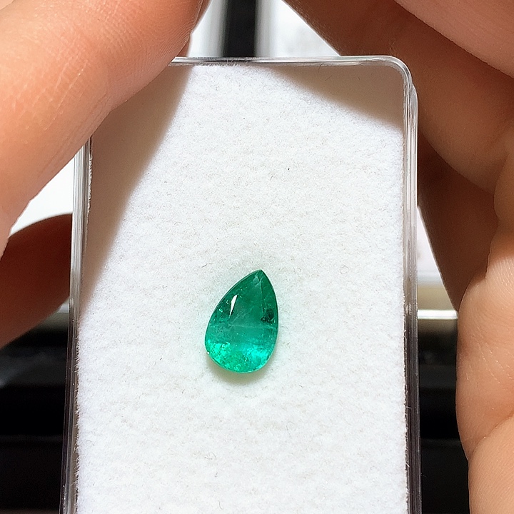 裸石未镶嵌祖母绿赞比亚1.98克拉