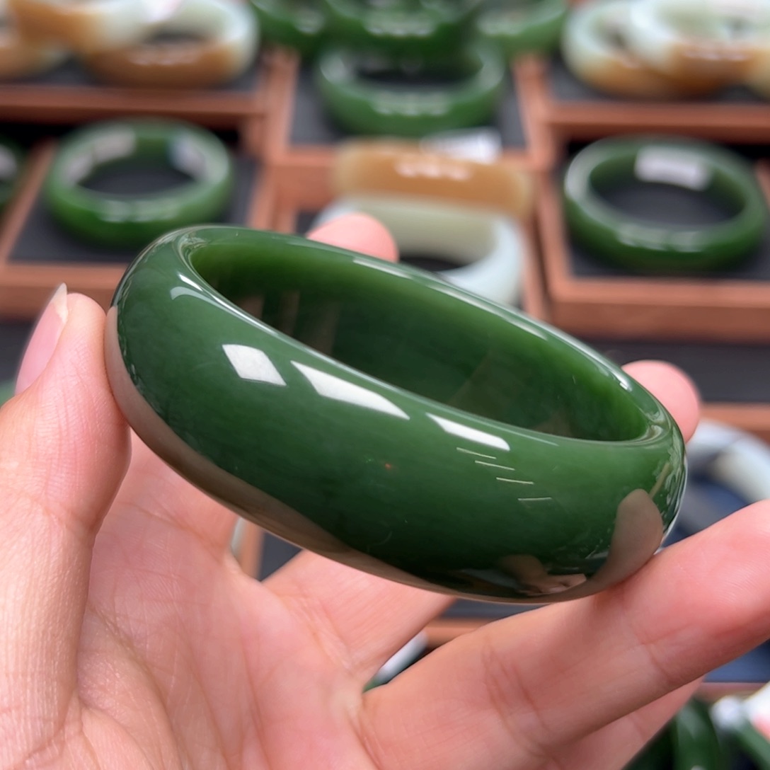 未镶嵌手镯和田玉（碧玉）