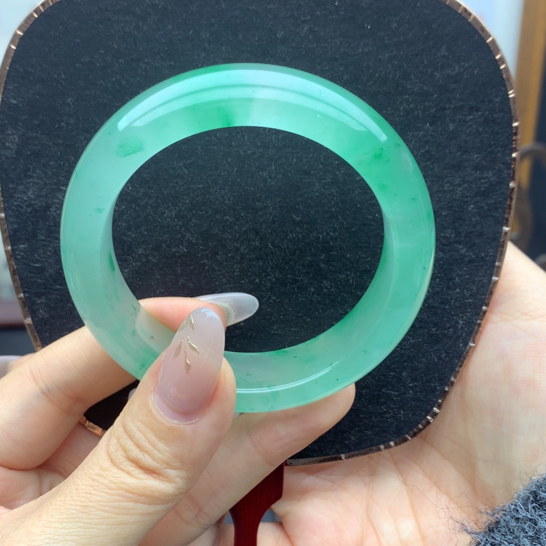 石英质玉手镯未镶嵌踏*