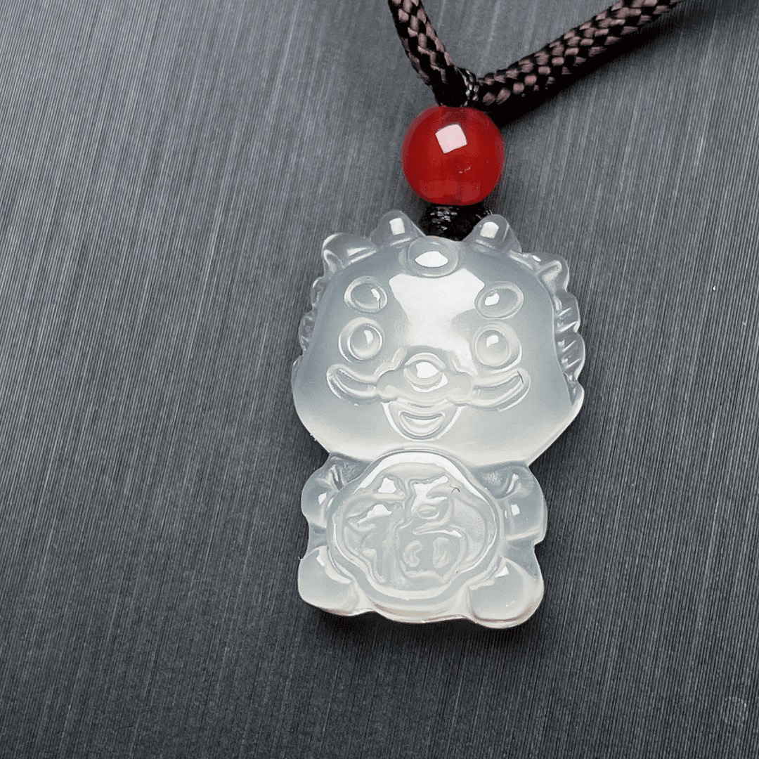 天然玉髓小福龙吊坠精美时尚吊坠冰透俏色
