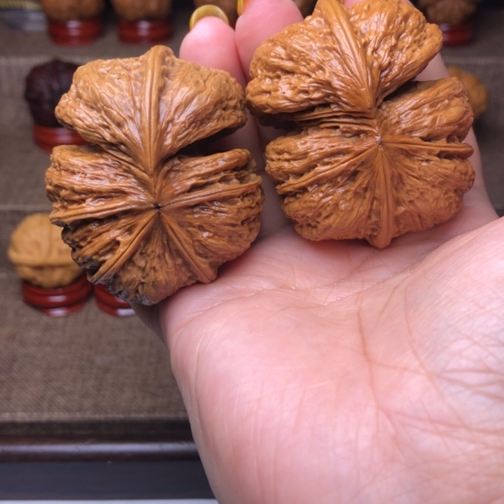 文玩核桃把件8号异形三连50尺